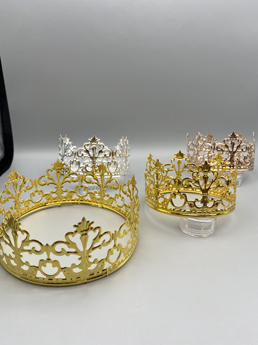 Gold metal crown 6”
